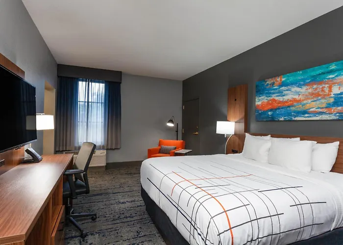 La Quinta By Wyndham St. Petersburg Northeast *Newly Renovated Hotel