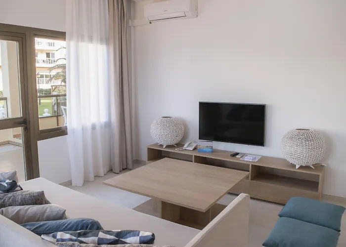 San Antonio (Ibiza) Hotels With Pool