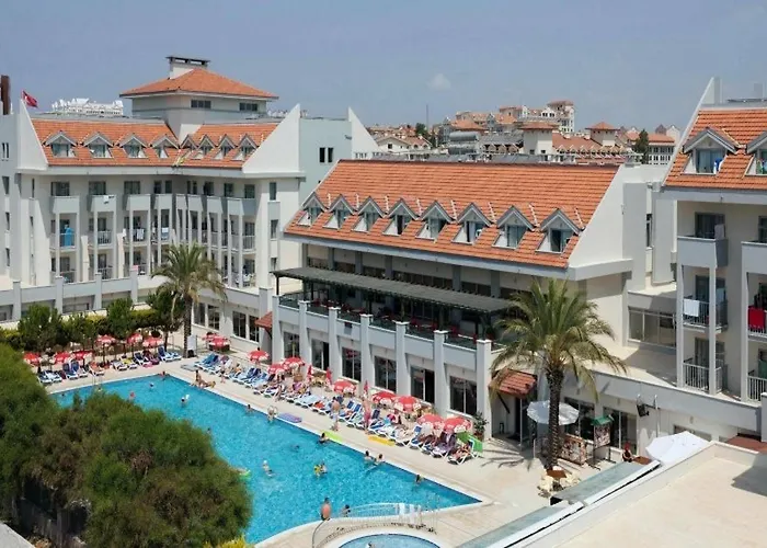 Side Hotels With Pool