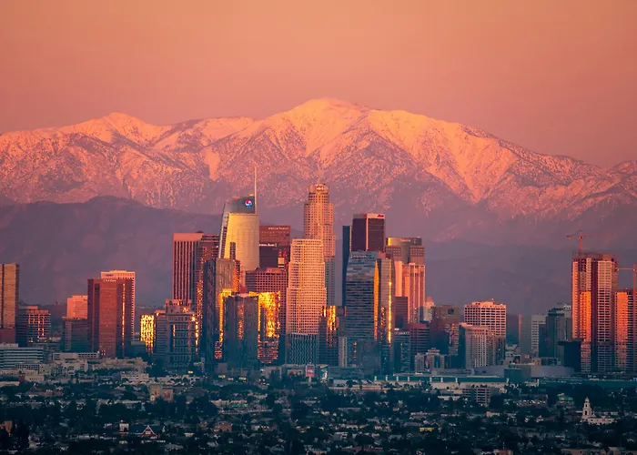 Los Angeles Hotels With Pool