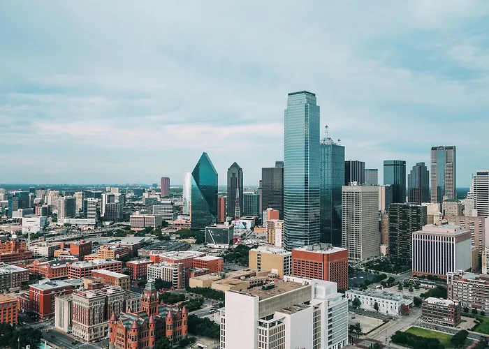 Dallas Hotels With Pool