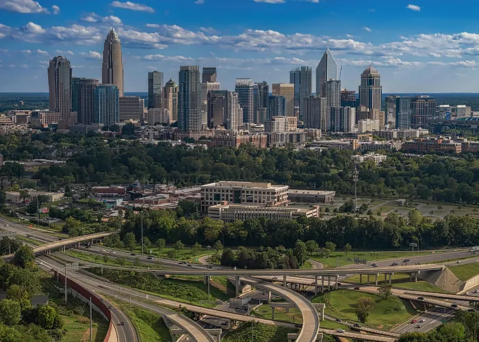 Charlotte Hotels With Pool